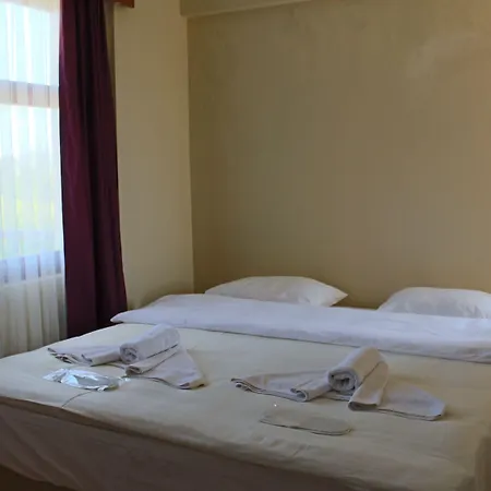 Hotel Kalanora 3*