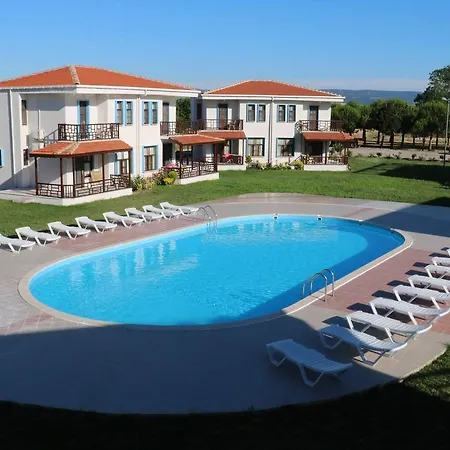 Kalanora Otel